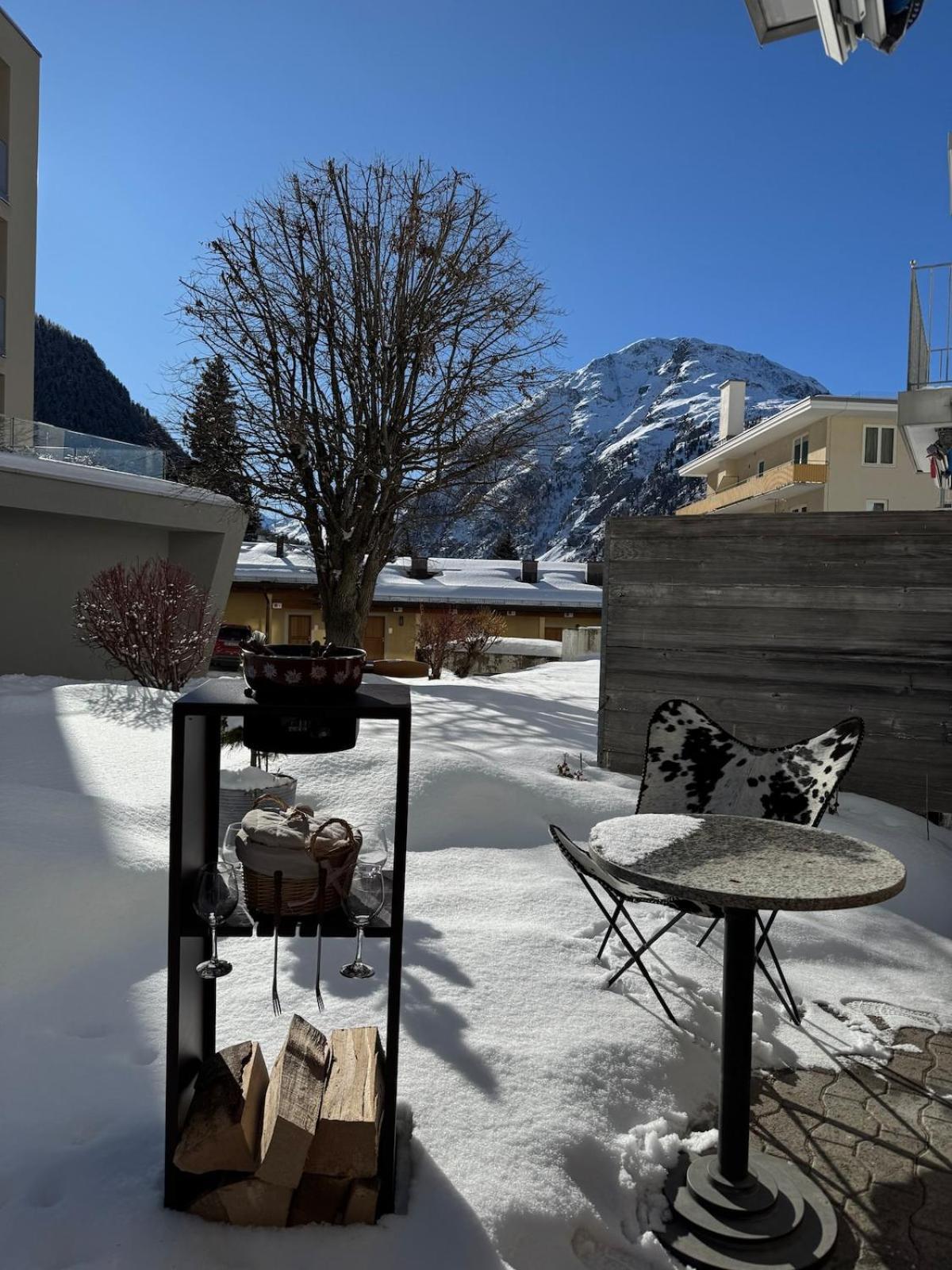 Schickes Apartment Im Herzen Pontresina Exterior photo